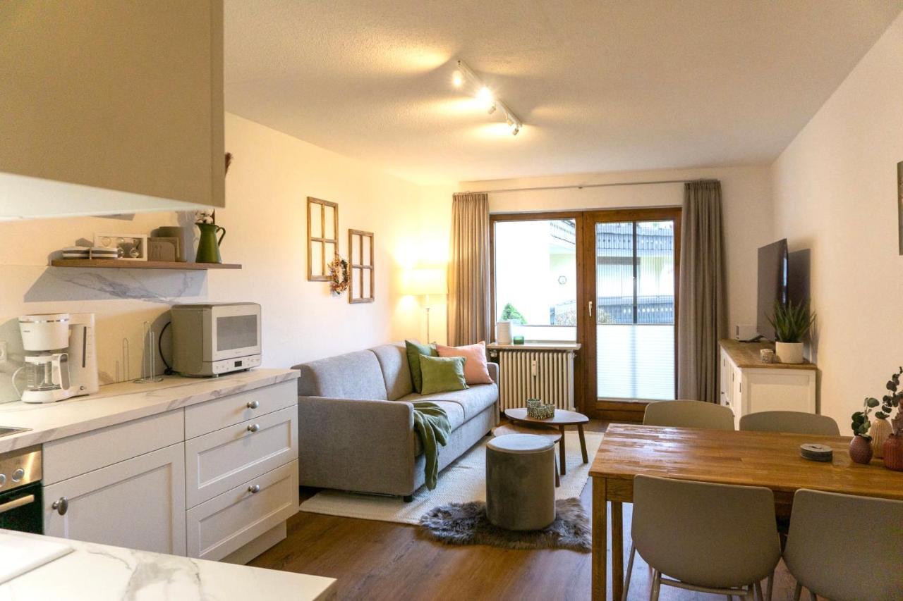 Balkon Mit Ruhigem Garten In